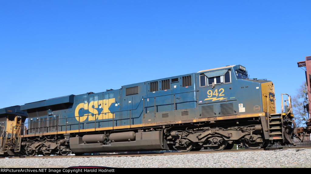 CSX 942